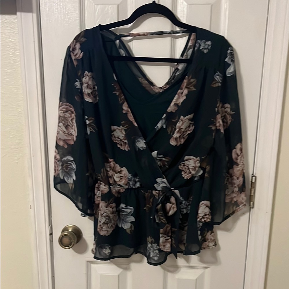 Gardencore Floral Green and Brown top
